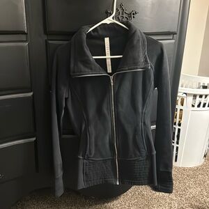 Black lululemon scuba zip up size 4